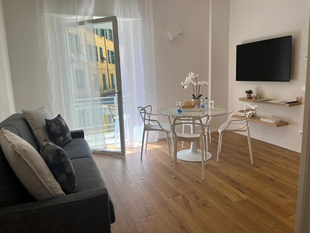 Central Suite Cinque Terre - Riomaggiore E Manarola 斯培西亚 外观 照片